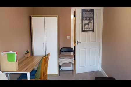 Room in a Shared Flat, Raynald Road, S2 - Photo 4