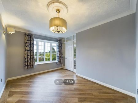 3 bedroom detached bungalow to rent - Photo 4