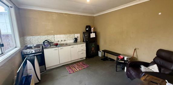 One-Bedroom Granny Flat with Private Courtyard - Photo 2