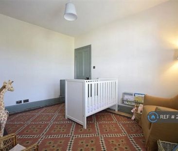 4 bedroom semi-detached house to rent - Photo 6