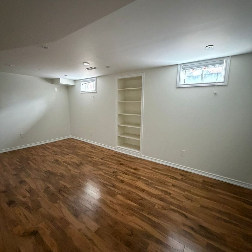 For Lease - 17 Tarmack Drive, Richmond Hill, Ontario - Photo 1