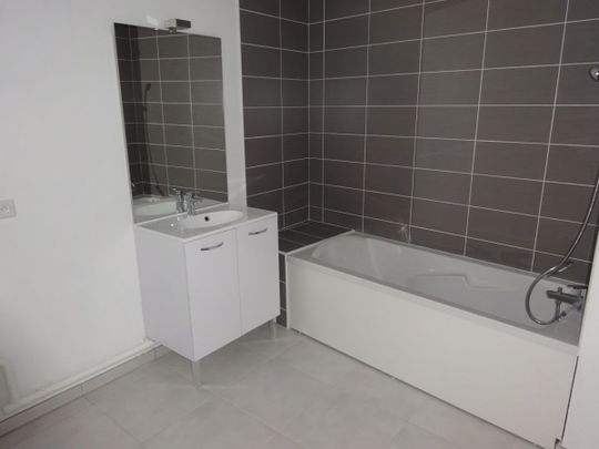 Location appartement T4 90.69m² à Reims (51100) Loyer CC * : 961.71 € Réf : ER.30642 - Photo 1