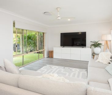 4BRM HOME , DUCTED AIR COND. & POOL - Photo 2