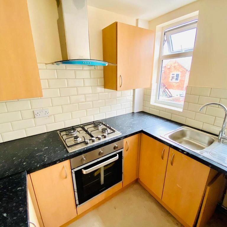 1 bedroom flat to rent - Photo 1