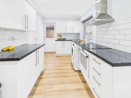 2 bedroom semi-detached house to rent - Photo 2