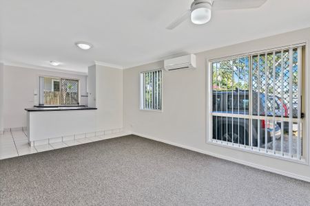 Air-Conditioned Townhouse in Central Location! - Photo 2