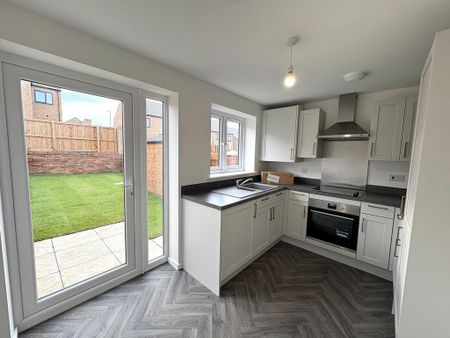 3 bedroom semi-detached house to rent - Photo 2