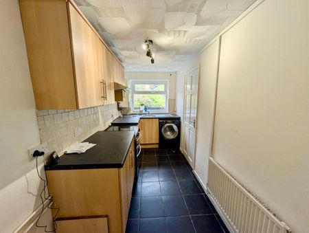 2 bedroom terraced house to rent - Photo 4