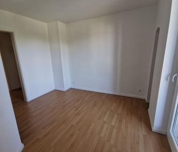 *Wunderschöne 2-Zimmer mit Wannenbad, Laminat, EBK und Balkon in gu... - Foto 1
