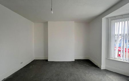 4 bedroom flat to rent - Photo 4