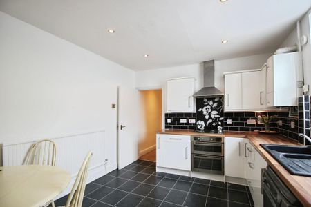 2 bedroom apartment to rent - Photo 5