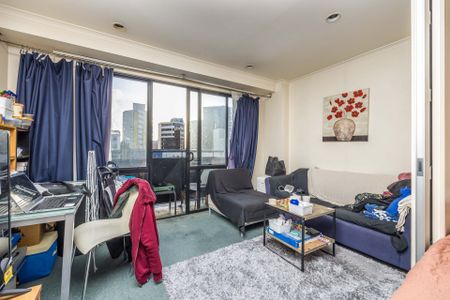 Live the City Life on Queen Street - Photo 5