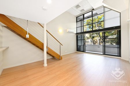 Newly Renovated Large One-Bedroom New York Style Loft with Parking - Photo 2