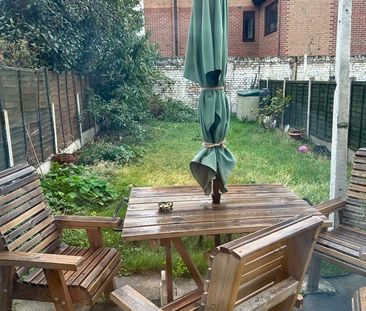 Room in a Shared House, Halyard House, E14 - Photo 2