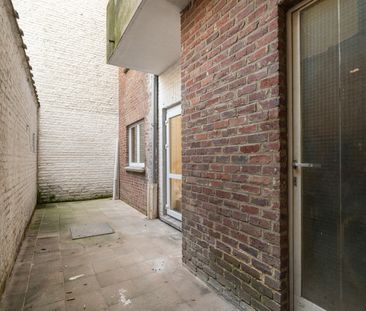 Volledig gerenoveerd gelijkvloersappartement met privatieve koer op... - Foto 6