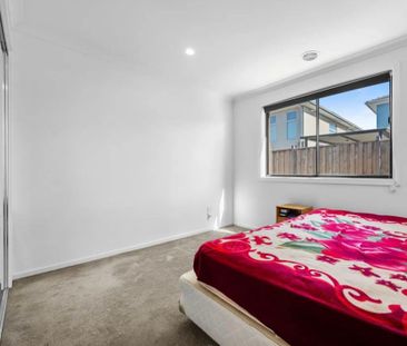 Beautiful East-Facing Home with Quality Upgrades throughout - Photo 4