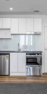 Modern One-Bedroom Apartment in Renovated City Building - Photo 3