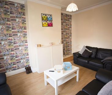5 bedroom terraced house to rent - Photo 2