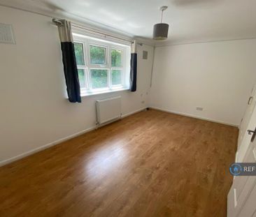 2 bedroom semi-detached house to rent - Photo 2
