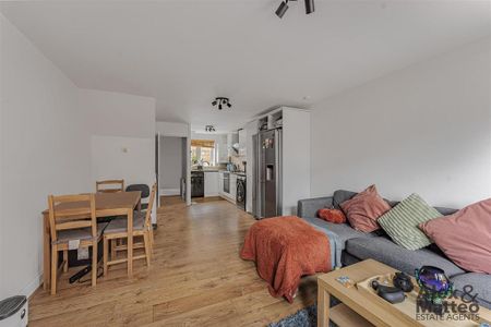 2 bedroom house to rent - Photo 2