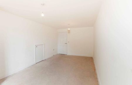 4 bedroom detached house to rent - Photo 2