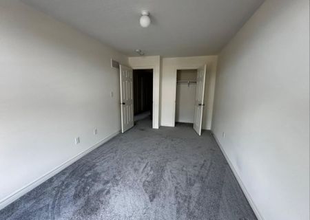 For Lease - 647 Krawchuk Crescent, Oshawa, Ontario - Photo 4