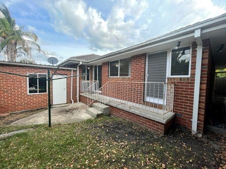 PRIME LOCATION! - Photo 3