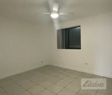 Spacious Unit - Photo 3