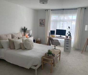 For Lease - 2400 Goldhawk Drive, Stittsville - Munster - Richmond, ... - Photo 4