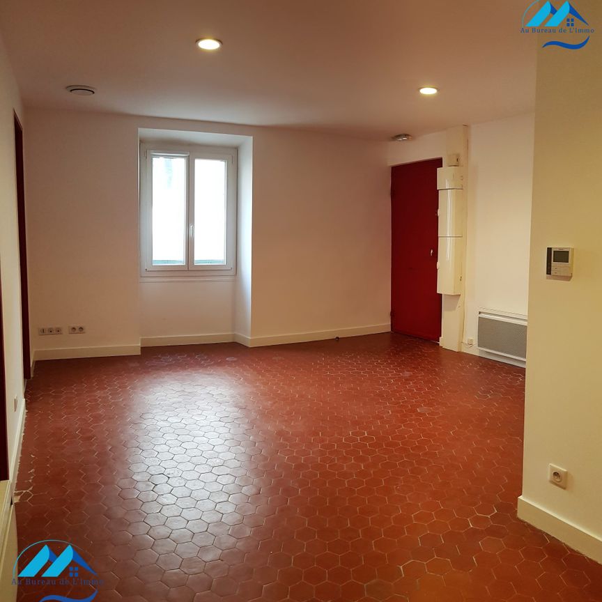 Location Appartement 3 pièces 52m² MARSEILLE 1er - Photo 1