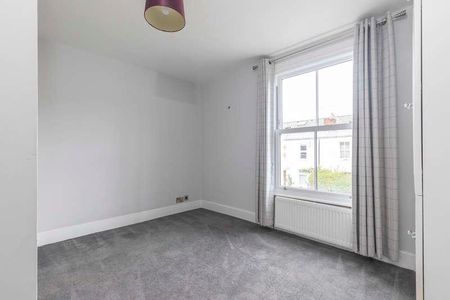 Croft Avenue, Cheltenham, GL53 - Photo 4