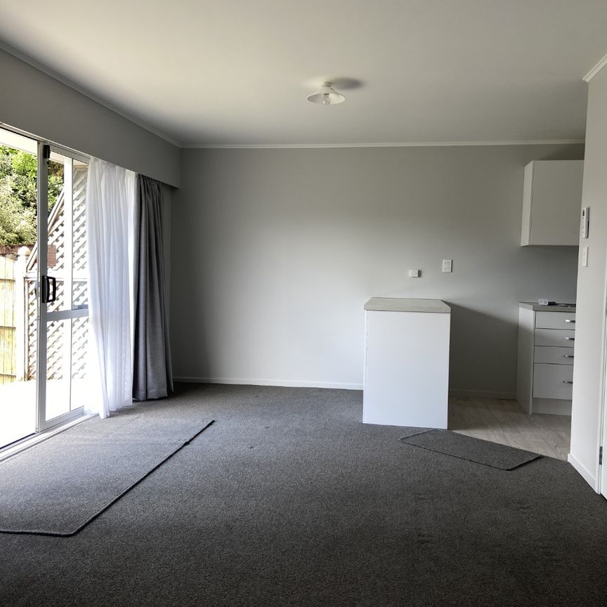 Immaculate 2 Bedroom Unit - Photo 1