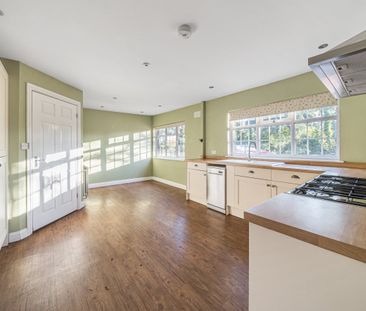 4 bedroom detached house to rent - Photo 6