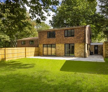 4 bedroom detached house to rent - Photo 2