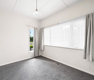 Located in the popular suburb of Hamilton East, this charming three... - Photo 2