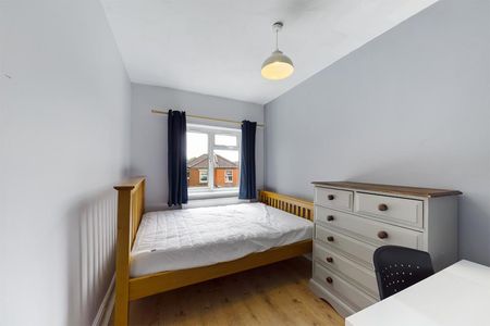 3 bedroom House To Let - Photo 4