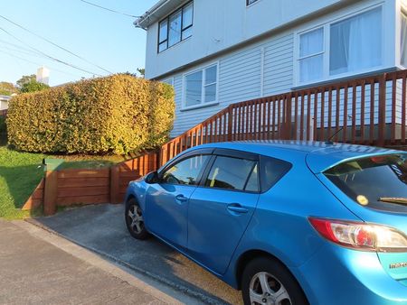 Townhouse - Sunny and Bright, (Busstop at Steps) - Photo 2