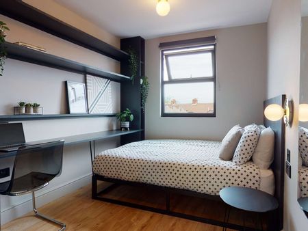 Join a stunning co-living home near the heart of the city, designed for aspirational living and vibrant community. Room D - Photo 5