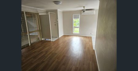 Family home in convenient location - Photo 2