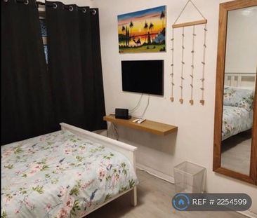 3 bedroom flat to rent - Photo 1