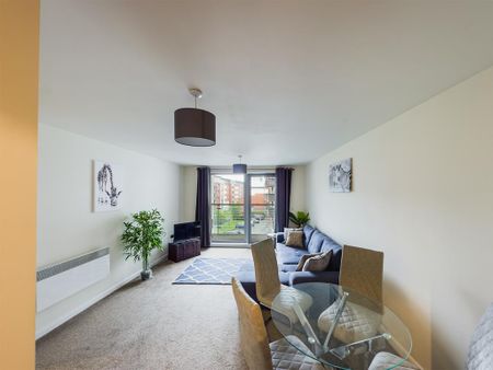 1 bedroom flat to rent - Photo 2