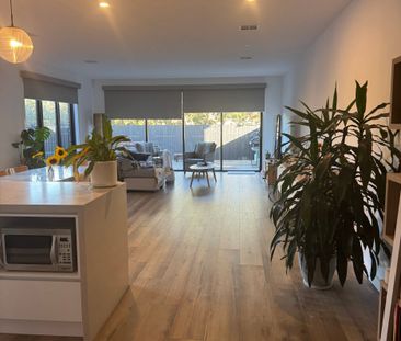 Bentleigh East - Photo 2