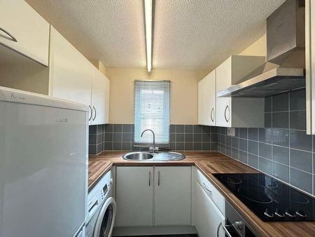 Sycamore Lane, Ely, Cambridgeshire, CB7 - Photo 3