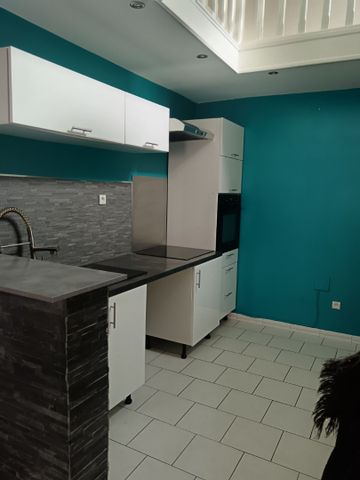 Location Maison 2 pièces 44m² LE QUESNOY 59530 - Photo 2