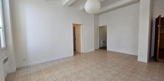 Location Appartement 3 pièces 63m² CAMPS LA SOURCE 83170 - Photo 2
