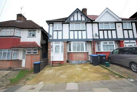 Oakington Manor Drive, Wembley, Middlesex, HA9 - Photo 3