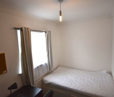 Room in a Shared House, Burgess Road, SO16 - Photo 4