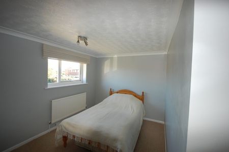 Chelsworth Road, , Felixstowe, IP11 2UP - Photo 5