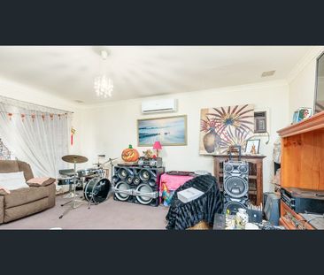 38 Glyndebourne Avenue, Thornlie, WA 6108 - Photo 5