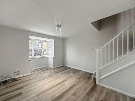 Fields End, Hemel Hempstead, HP1 - Photo 1